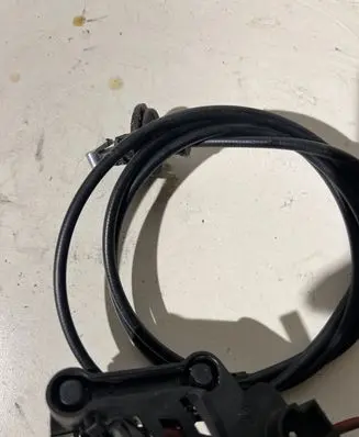 Land Rover Discovery 4 - LR4 Engine bonnet/hood lock release cable AH2216C730AA 580600095