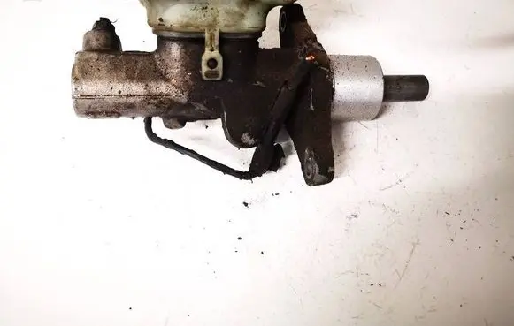 Skoda Octavia Mk2 (1Z) Master brake cylinder 