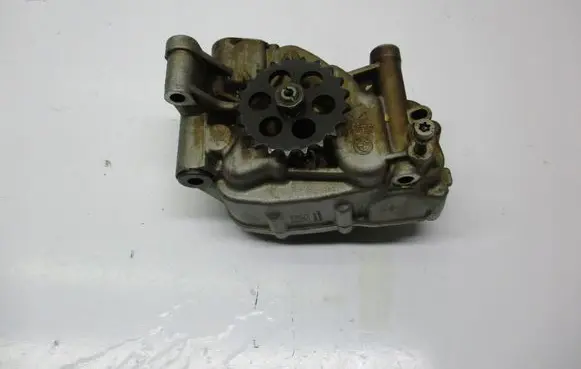 BMW 3 E92 E93 Oil pump 783831103