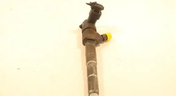 Opel Vectra C Fuel injector 0445110159