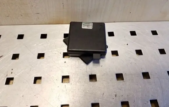Mitsubishi Outlander Aerial antenna amplifier 4M5462A1A