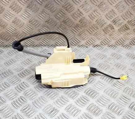 Volvo XC40 Rear door lock 32131410 E44318100
