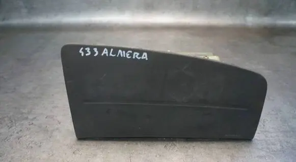 Nissan Almera Passenger airbag