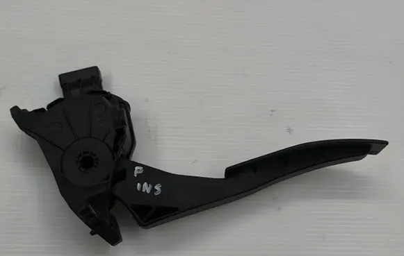 Opel Insignia A Accelerator throttle pedal 13237352