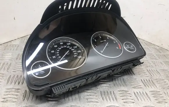 BMW 5 F10 F11 Speedometer (instrument cluster) 9285197 1000209345 25811511