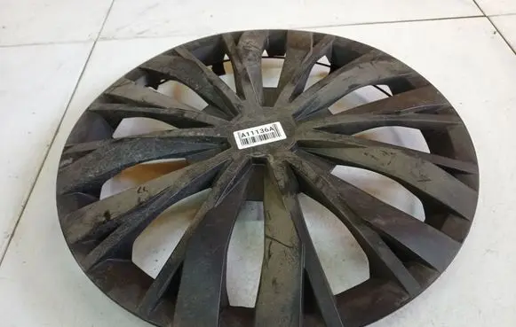 Dacia Sandero R15 wheel hub/cap/trim 