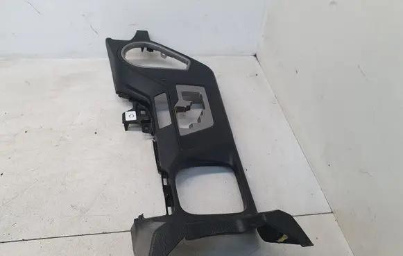 Toyota RAV 4 (XA40) Center console 5880442170 5880442180 650W
