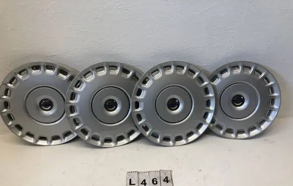 Volvo V50 R16 wheel hub/cap/trim 30760330