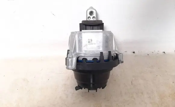 BMW 7 G70 Engine mount vacuum valve 9894867 8877463 22119894867