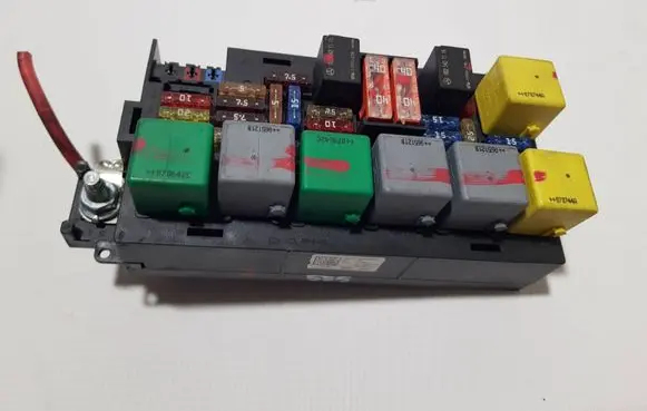 Mercedes-Benz ML W164 Fuse box set 1645400672BF A1645400672