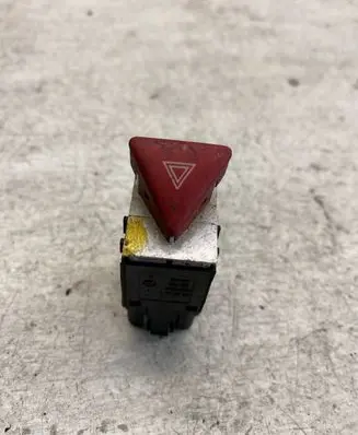 Volkswagen PASSAT B6 Hazard light switch 1t0953509