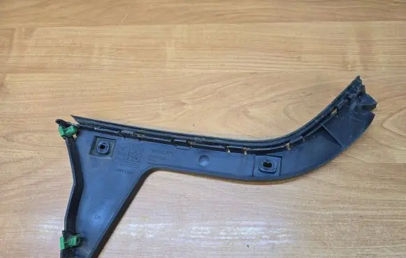 Volvo C70 Rear bumper mounting bracket 09466906