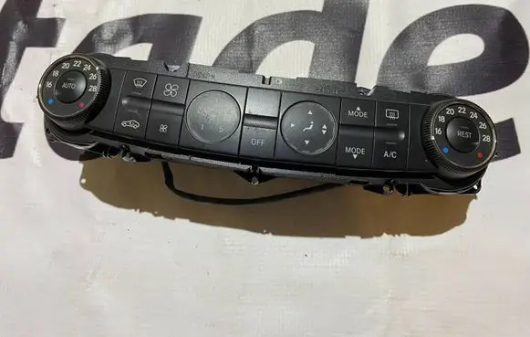 Mercedes-Benz CLS C219 Climate control unit A2198300585 2198300585