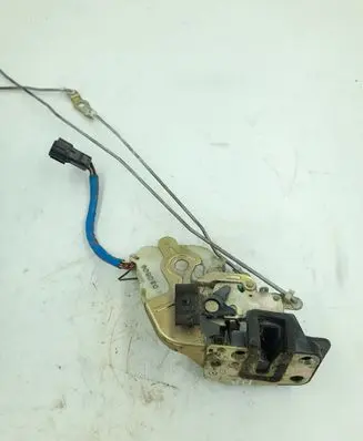 KIA Sorento Front door lock 813203E010