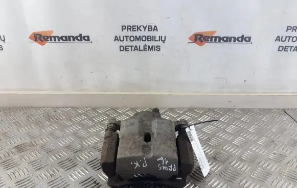 Toyota Prius (XW50) Front brake caliper