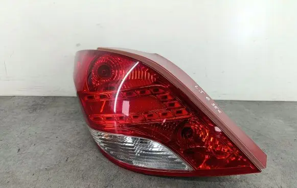Peugeot 207 Rear/tail lights 