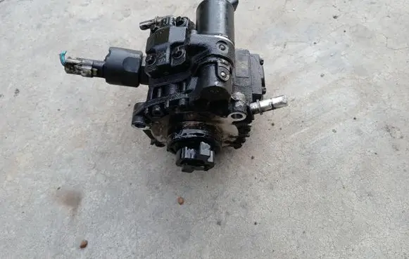 Ford Mondeo MK IV Fuel injection high pressure pump 9683623780