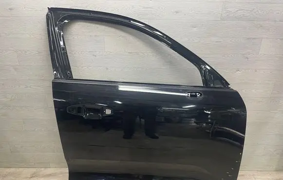 Volvo XC40 Front door 8351A009