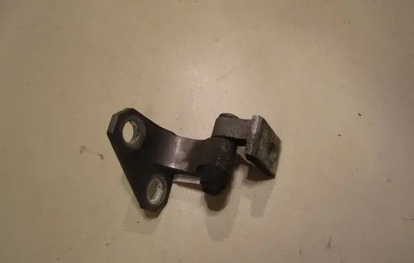 Volkswagen PASSAT B7 Front door upper hinge 3C0831401D