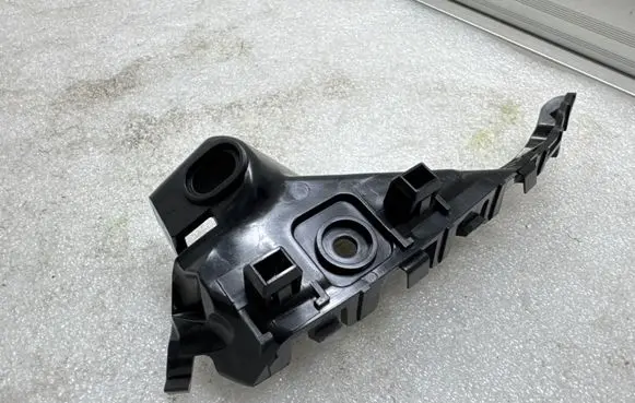 Tesla Model S Front bumper mounting bracket 158893500E 52588251