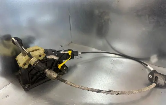 Volvo V70 Gear shifter/selector 31367921 S339D