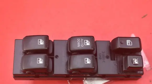 Hyundai Tucson JM Electric window control switch