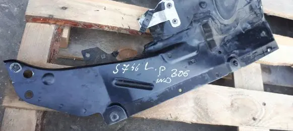 Audi A7 S7 4G Fender mounting bracket