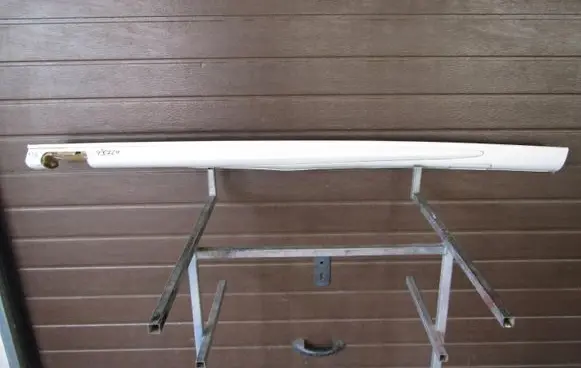 Front sill (body part)