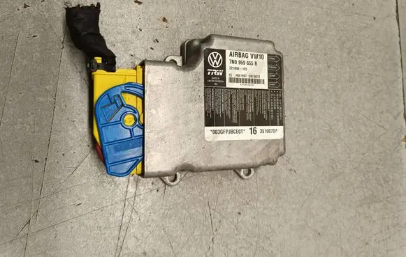 Seat Alhambra (Mk2) Airbag control unit/module 7N0959655B 221098103 2450074070