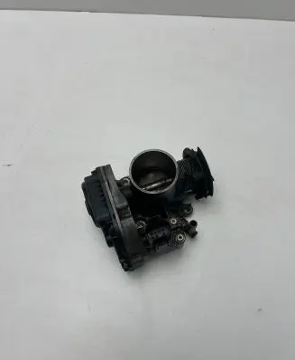 Volkswagen Golf III Throttle body valve 030133064d