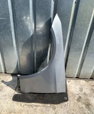 Mercedes-Benz E C207 W207 Fender 