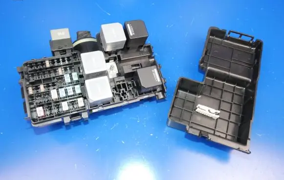 Volvo S90, V90 Fuse module 31384034 0237757 K067R