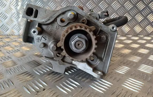 Peugeot 508 Fuel injection high pressure pump 9672605380 A2C53381555