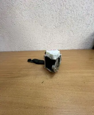 Jaguar XF X250 Front seatbelt 34097057C 9X23F611B09