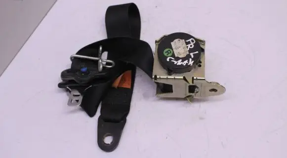 Ford Focus C-MAX Front seatbelt 601704600 040520