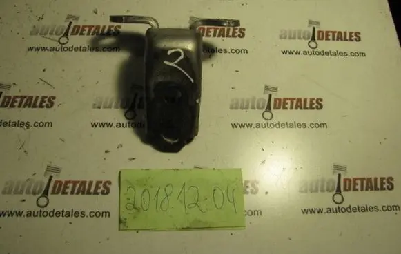 Honda CR-V Front door upper hinge