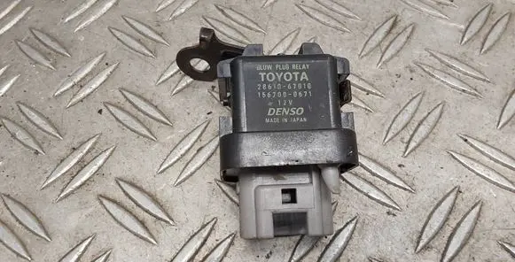 Toyota Verso Glow plug pre-heat relay 2861067010 1567000671