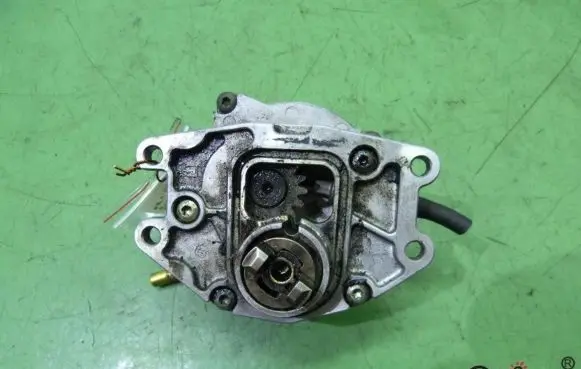 Opel Omega B2 Vacuum pump IMPRK578504