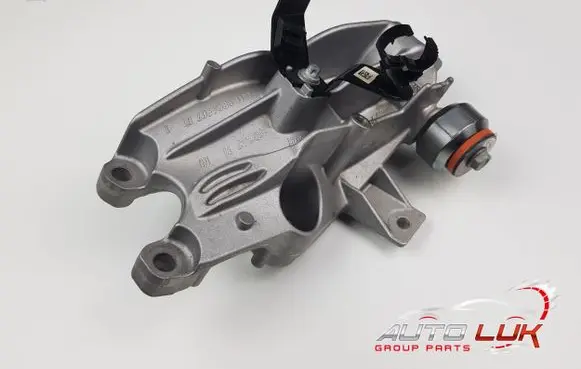 BMW 5 G60 Engine mount bracket