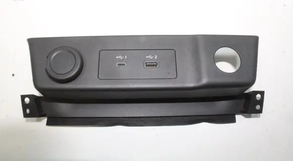 Nissan X-Trail T33 AUX in-socket connector 284H36RA2A