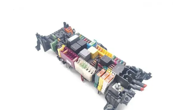 Mercedes-Benz B W245 Fuse module A2465400340
