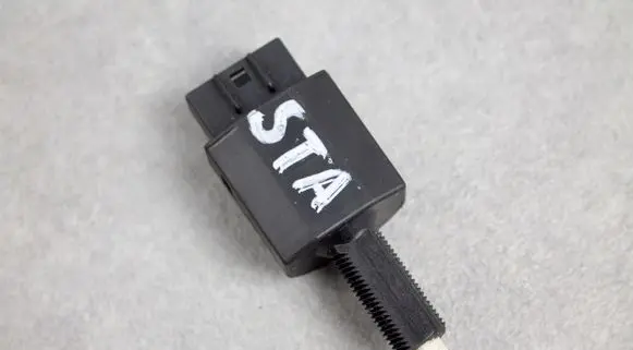 Toyota Yaris Brake pedal sensor switch 3103M39