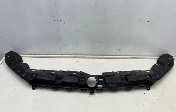 Front bumper mounting bracket