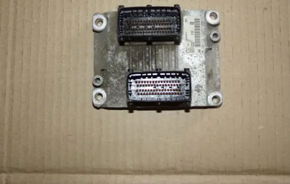 Alfa Romeo 147 Engine control unit/module 02612077727