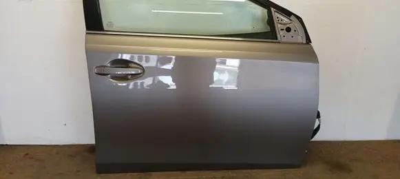 Toyota Auris E180 Front door 6700102300