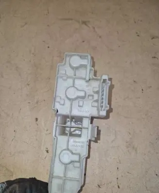 Mercedes-Benz GL X164 Tail light bulb cover holder 427171L
