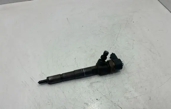 Opel Zafira B Fuel injector 0445110243