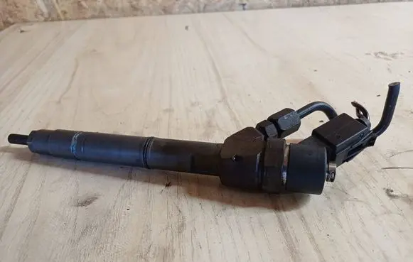 Mercedes-Benz A W168 Fuel injector 0445110116