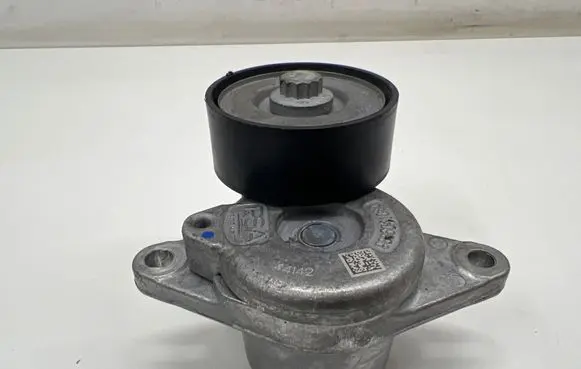 Peugeot 3008 III Generator/alternator belt tensioner 9836041080
