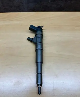 BMW 5 E60 E61 Fuel injector 0445110212